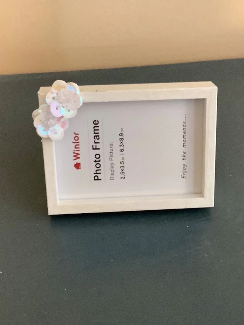 2.5” x 3.5” sequin flower frame